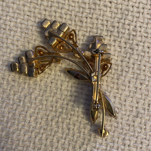 Darling Flower Brooch - Picture 2 of 2